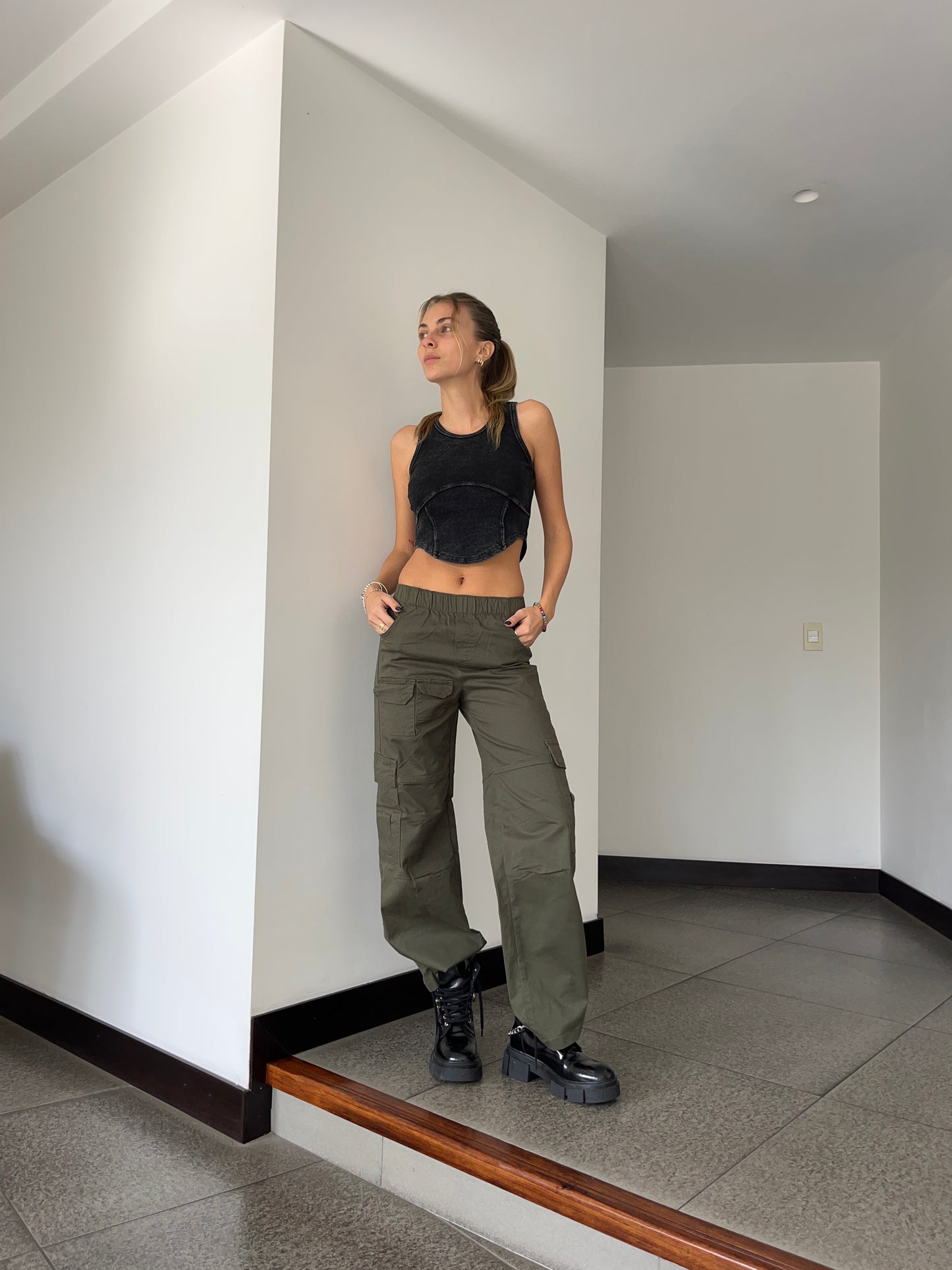 Pantalón Capri Cargo Wide Leg